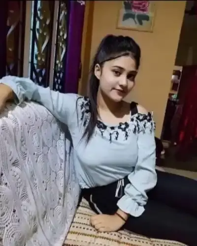 Call Girls Service in Maudaha